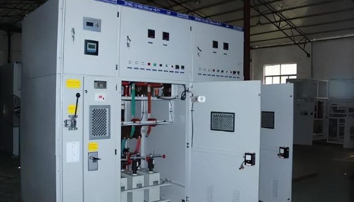reactive power compensation device-