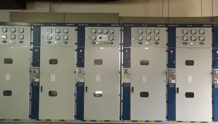 reactive power compensation device---